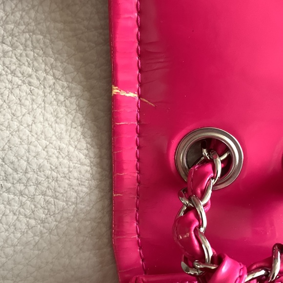 ✨HOST PICK✨CHANEL AUTH HOT PINK Patent Leather Bag - Picture 5 of 16
